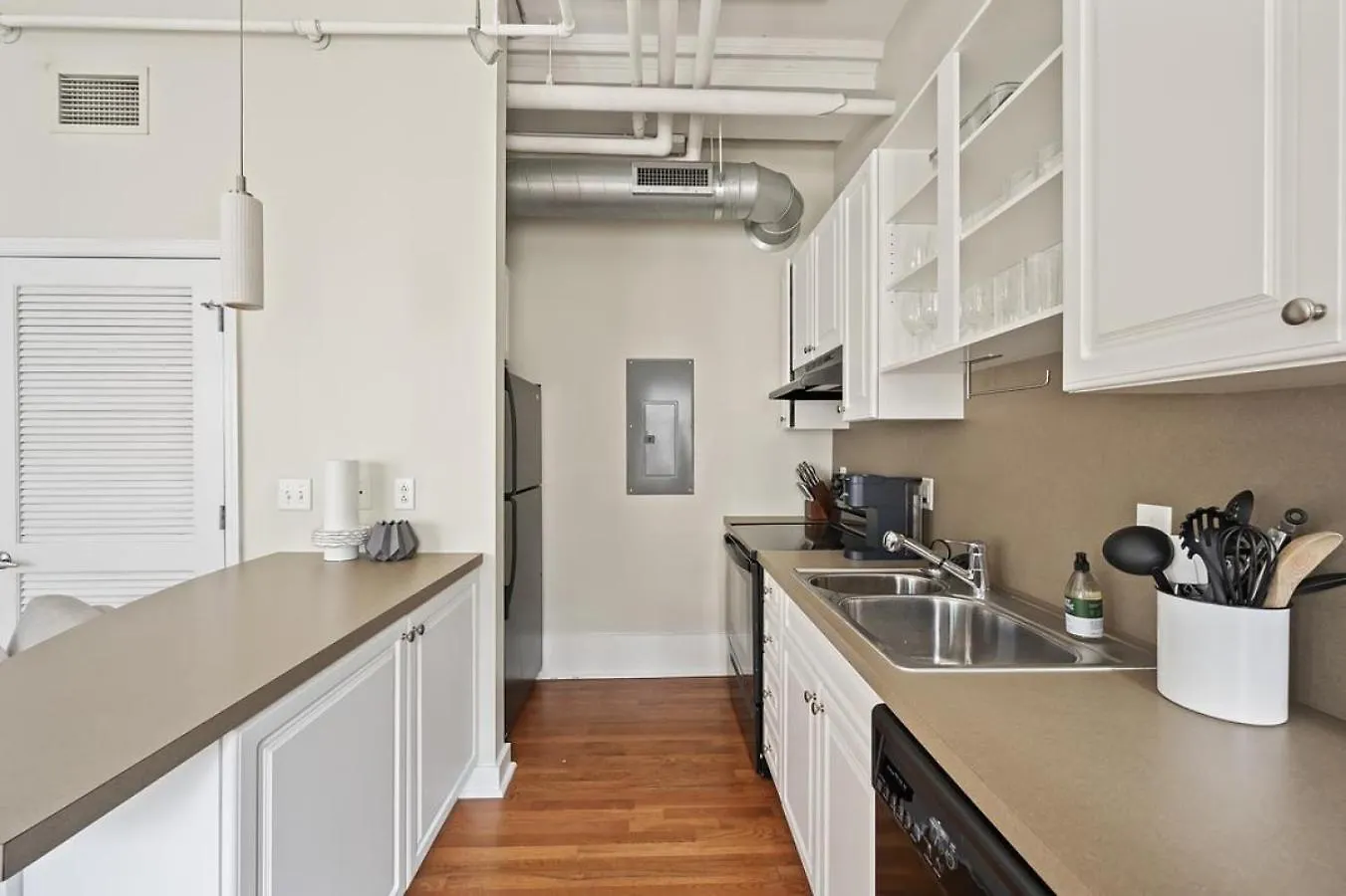 Landing At The Stahlman - 1 Bedroom In Downtown Nashville 0*,  United States